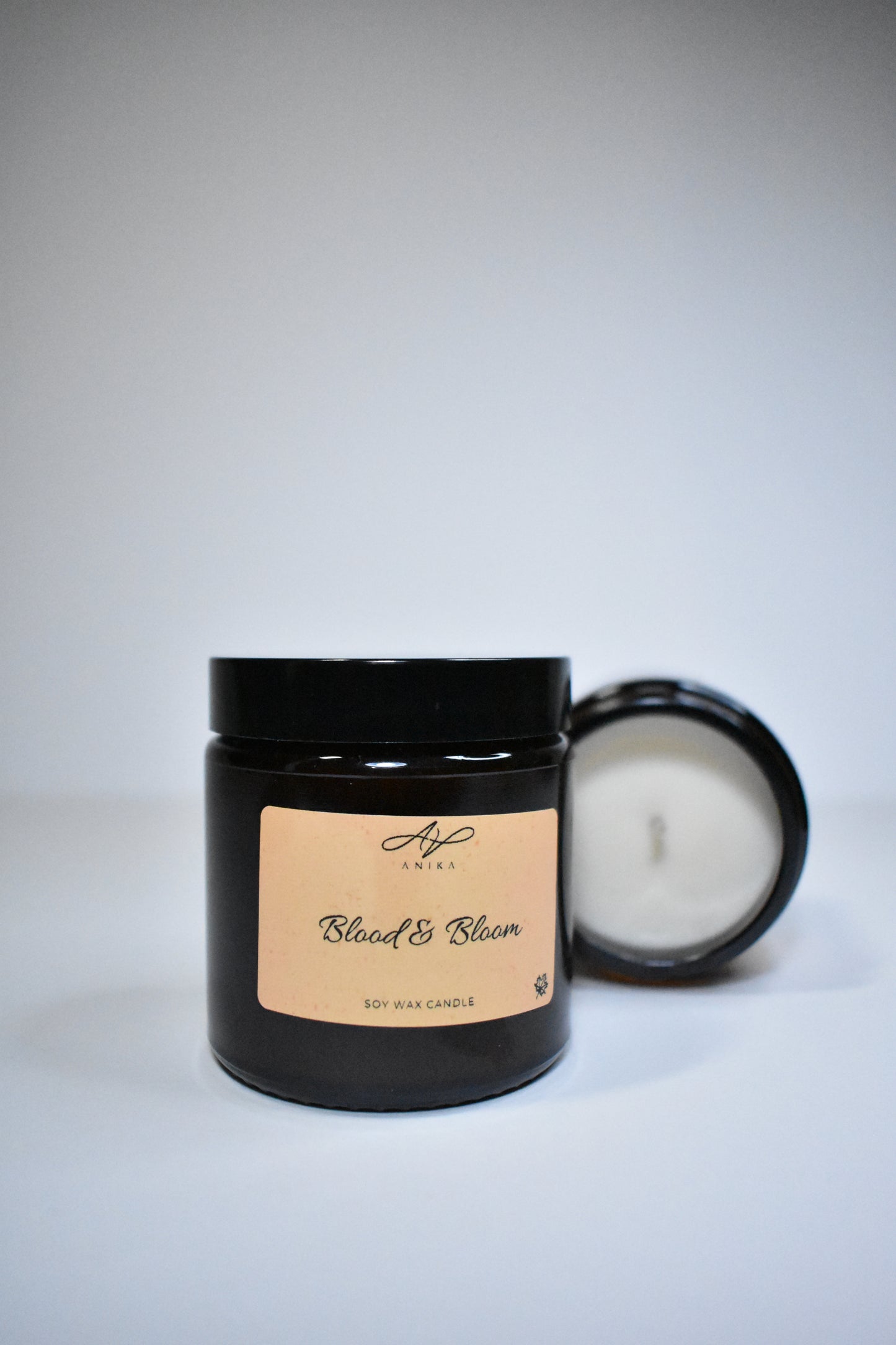 Blood & Bloom sójová sviečka v skle 90g