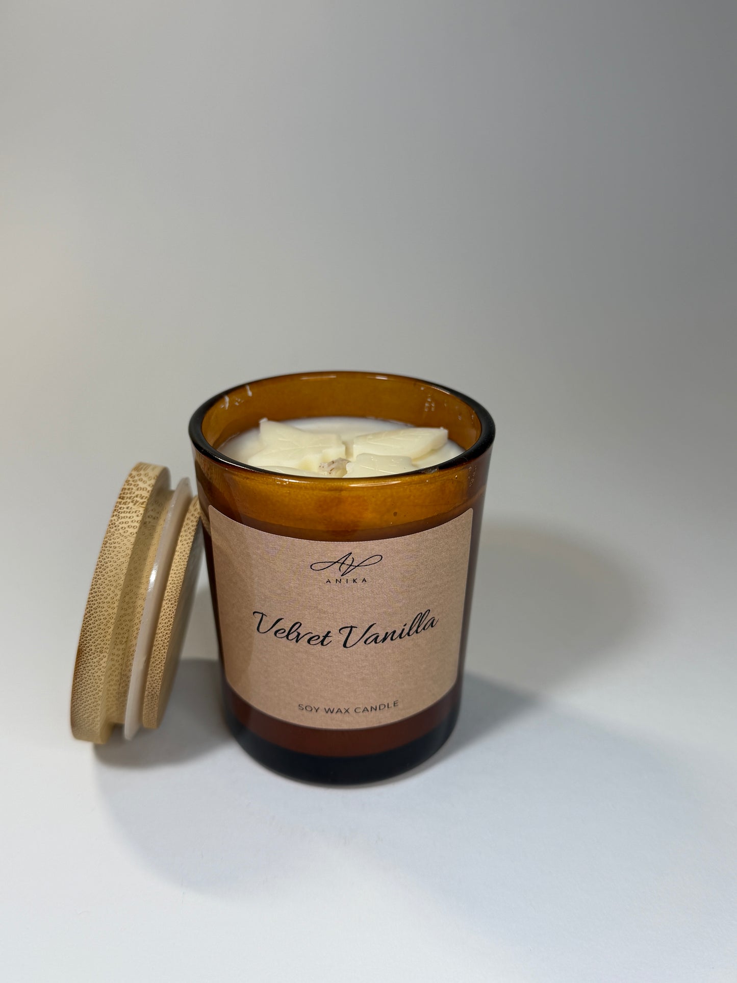 Velvet Vanilla sójová sviečka v skle 150g Amber