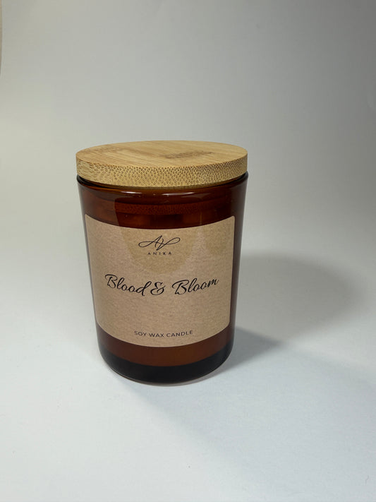 Blood & Bloom sójová sviečka v skle 150g Amber