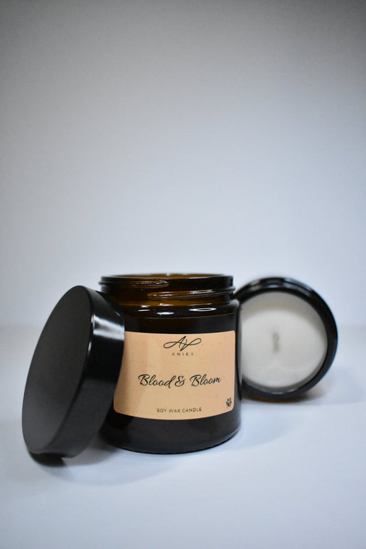 Blood & Bloom sójová sviečka v skle 90g