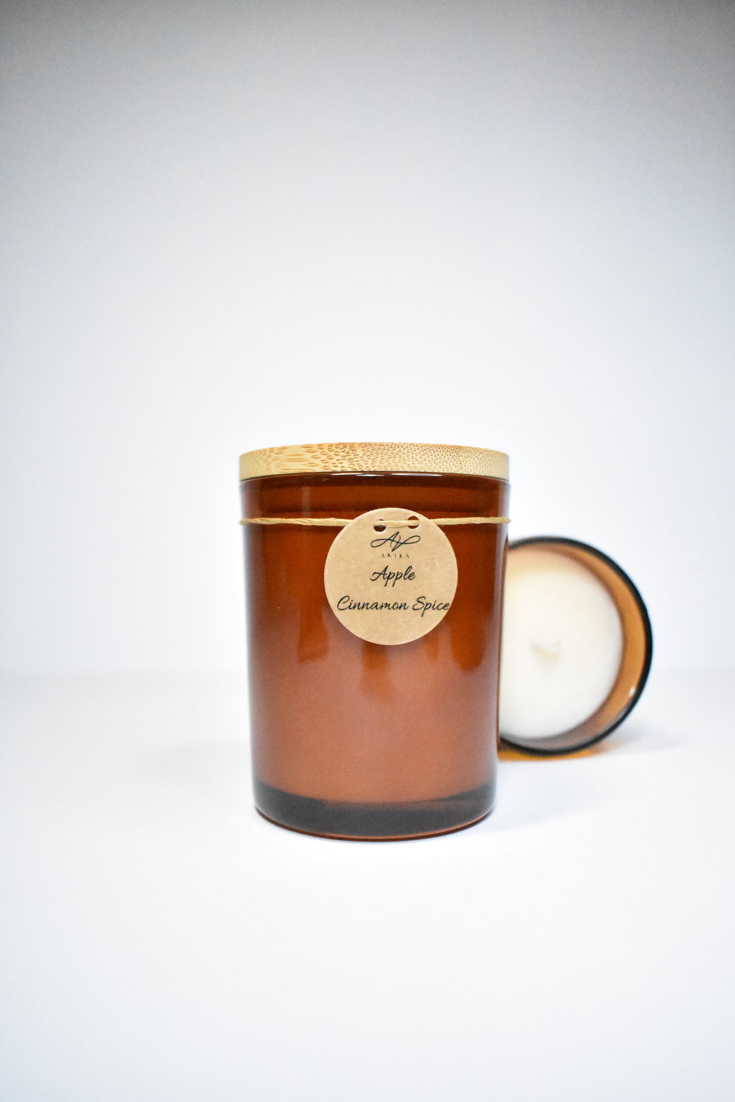 Apple Cinnamon Spice sójová sviečka v skle 150g Amber