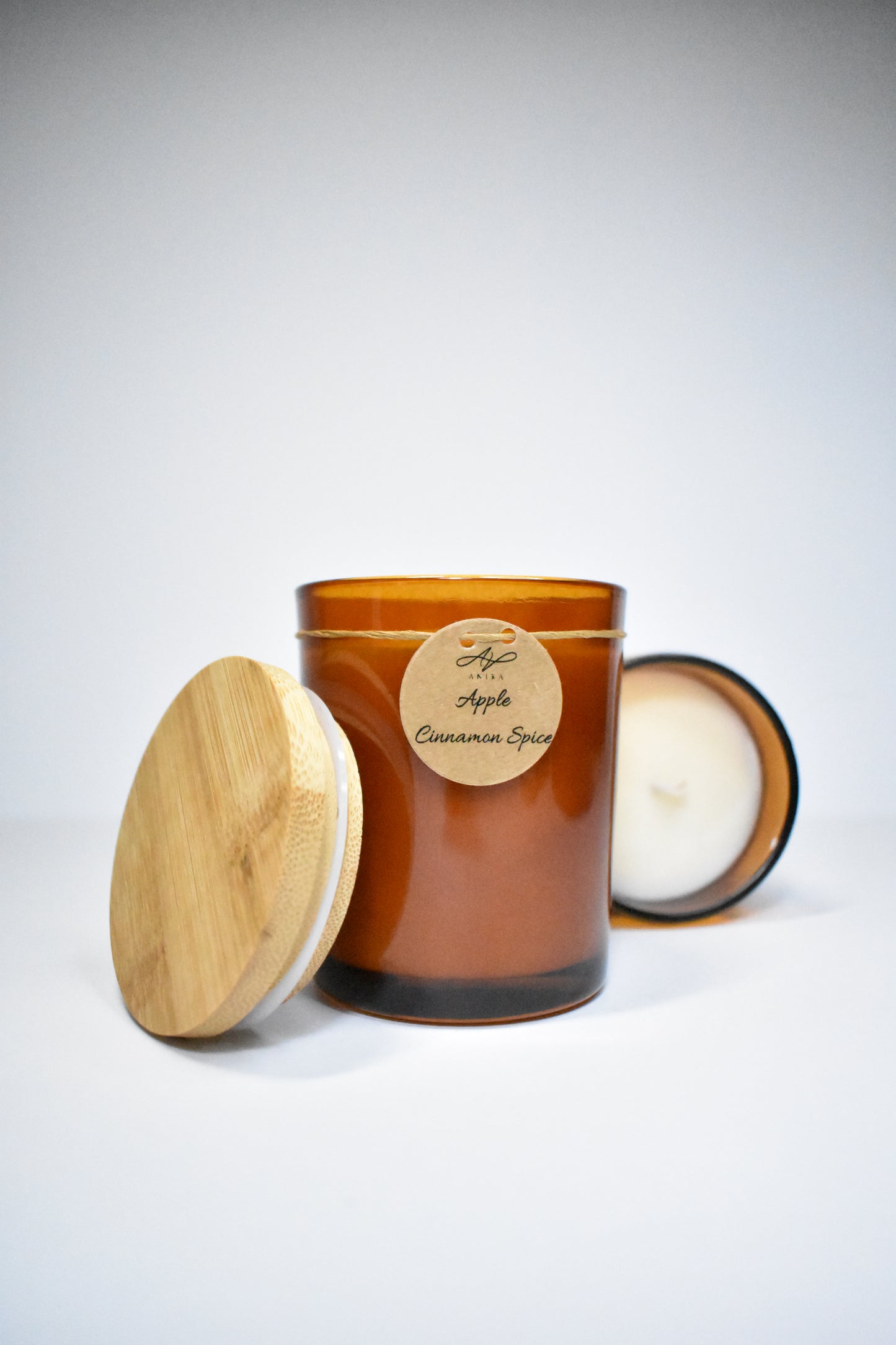 Apple Cinnamon Spice sójová sviečka v skle 150g Amber