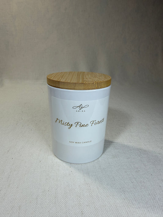 Misty Pine Forest sójová sviečka v skle 150g White