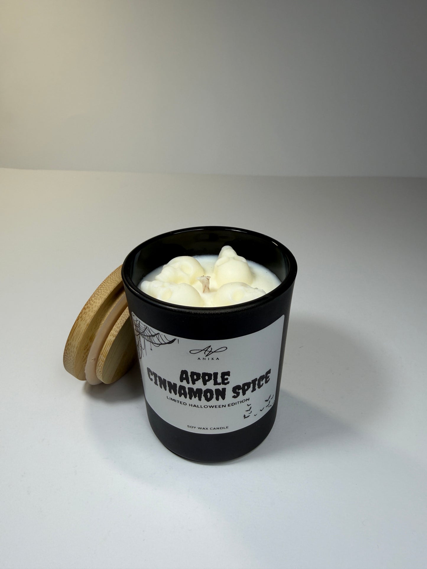 Apple Cinnamon Spice sójová sviečka v skle 150g Halloween